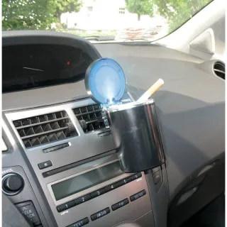 UNIVERZALNA PEPELJARA ZA KOLA SA LED SVETLOM 