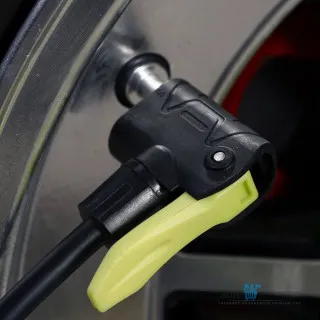 RUČNA PUMPA SA MANOMETROM 11 BARA /160 PSI 