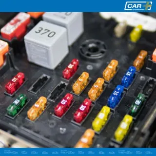 OSIGURAČI SET (SET OSIGURAČA/ALAT ZA VAĐENJE/GLINERICA)  SET SADRŽI 28KOM 