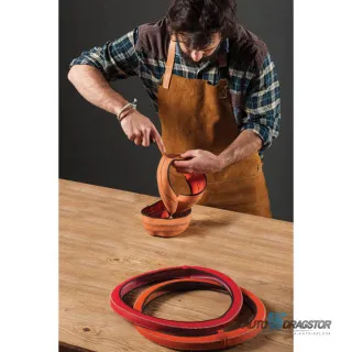 OBLOGA VOLANA CRNA SA CRVENIM ŠTEPOM 