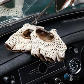 KOŽNE RUKAVICE ZA VOŽNJU SVETLO BRAON SA RUPICAMA veličina M 