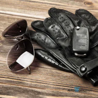 KOŽNE RUKAVICE ZA VOŽNJU SVETLO BRAON SA RUPICAMA veličina M 