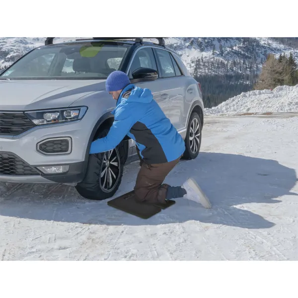 2u1 ZAŠTITA ZA BRANIK I PODLOGA ZA KLEČENJE 