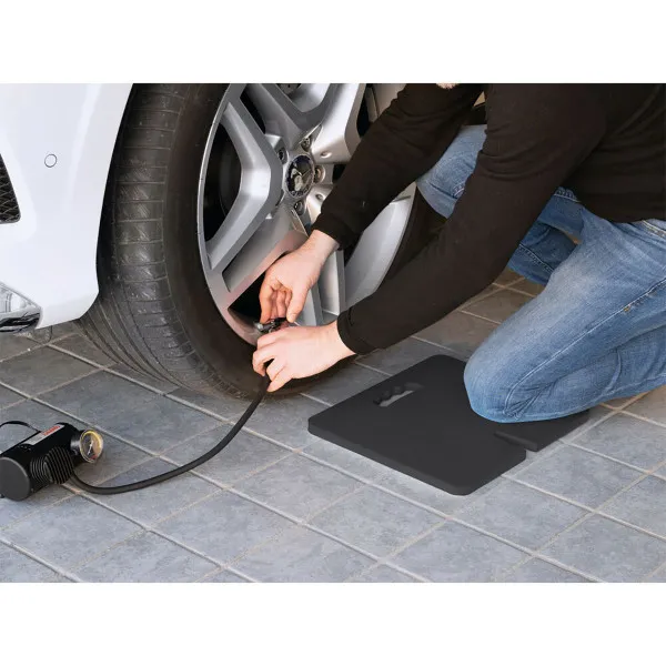 2u1 ZAŠTITA ZA BRANIK I PODLOGA ZA KLEČENJE 