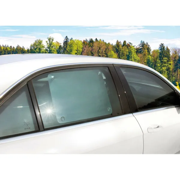 ZAŠTITA OD SUNCA SA ATERMALNIM ZATAMNJUJUĆIM EFEKTOM 43x34CM SA KAČENJEM NA VAKUM 