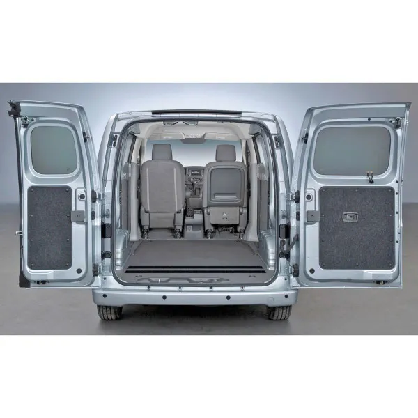 PROTIVKLIZNA TRAKA ZA STEPENICE CRNA 50MMx5M 