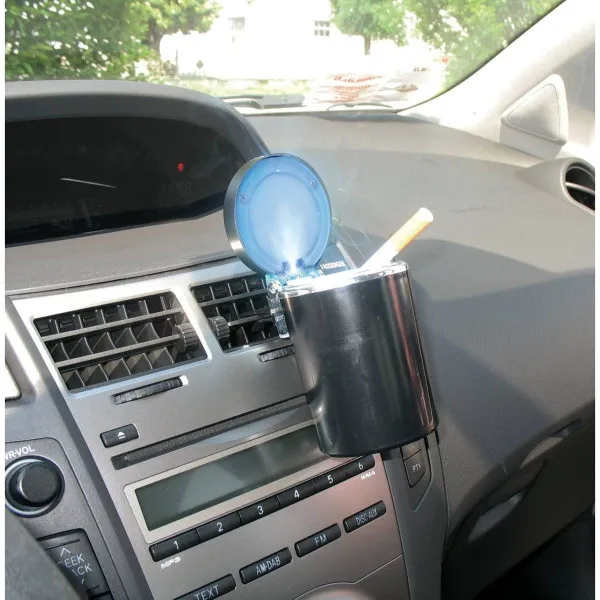 UNIVERZALNA PEPELJARA ZA KOLA SA LED SVETLOM 