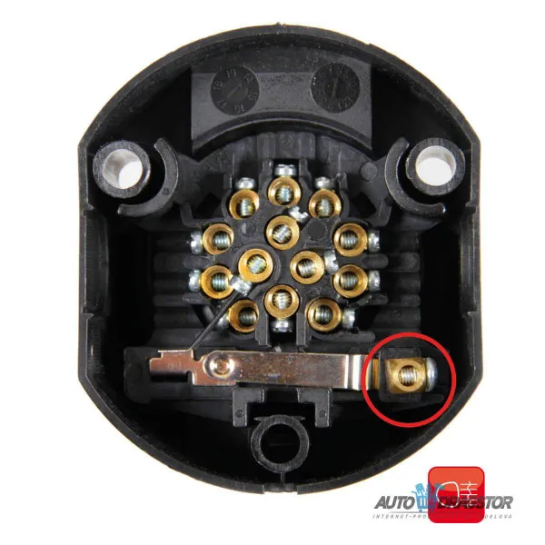 KONEKTOR UTIČNICA 13 PINOVA SA PRIKLJUČKOM ZA ZADNJE SVELO ZA MAGLU 