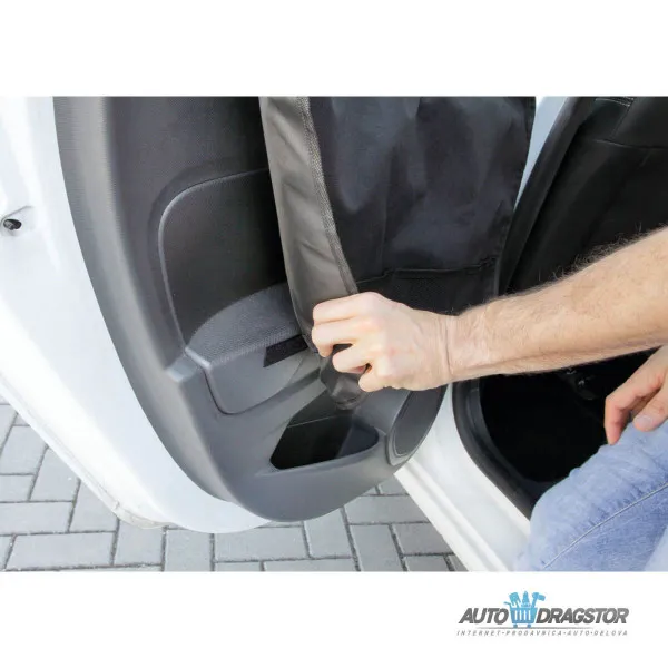 ZAŠTITA TAPACIRUNGA U VOZILU 2KOM 