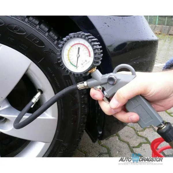 PIŠTOLJ ZA PUMPANJE GUMA SA MANOMETROM 