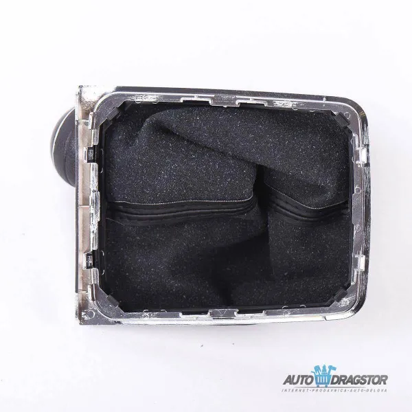 VOLKSWAGEN PASSAT B7/CC RUČICA MENJAČA SA KOŽOM 5 BR VOLKSWAGEN PASSAT 2010-2015 VOLKSWAGEN CC 2010- 