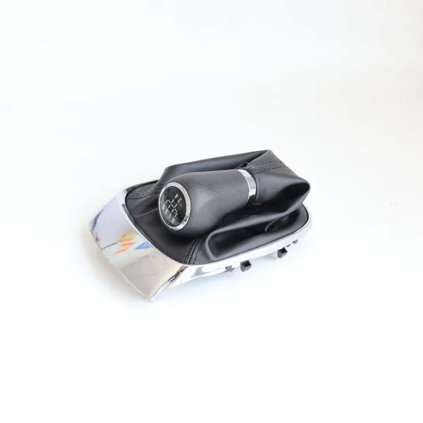 OPEL MOKKA RUČICA MENJAČA SA 5 BRZINA I KOŽOM 